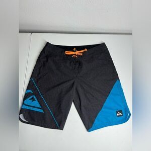 Quiksilver “New Wave Everyday” Boardshorts Sz 33
